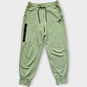 Nike Sportswear Women's Trousers High Rise. Size: M